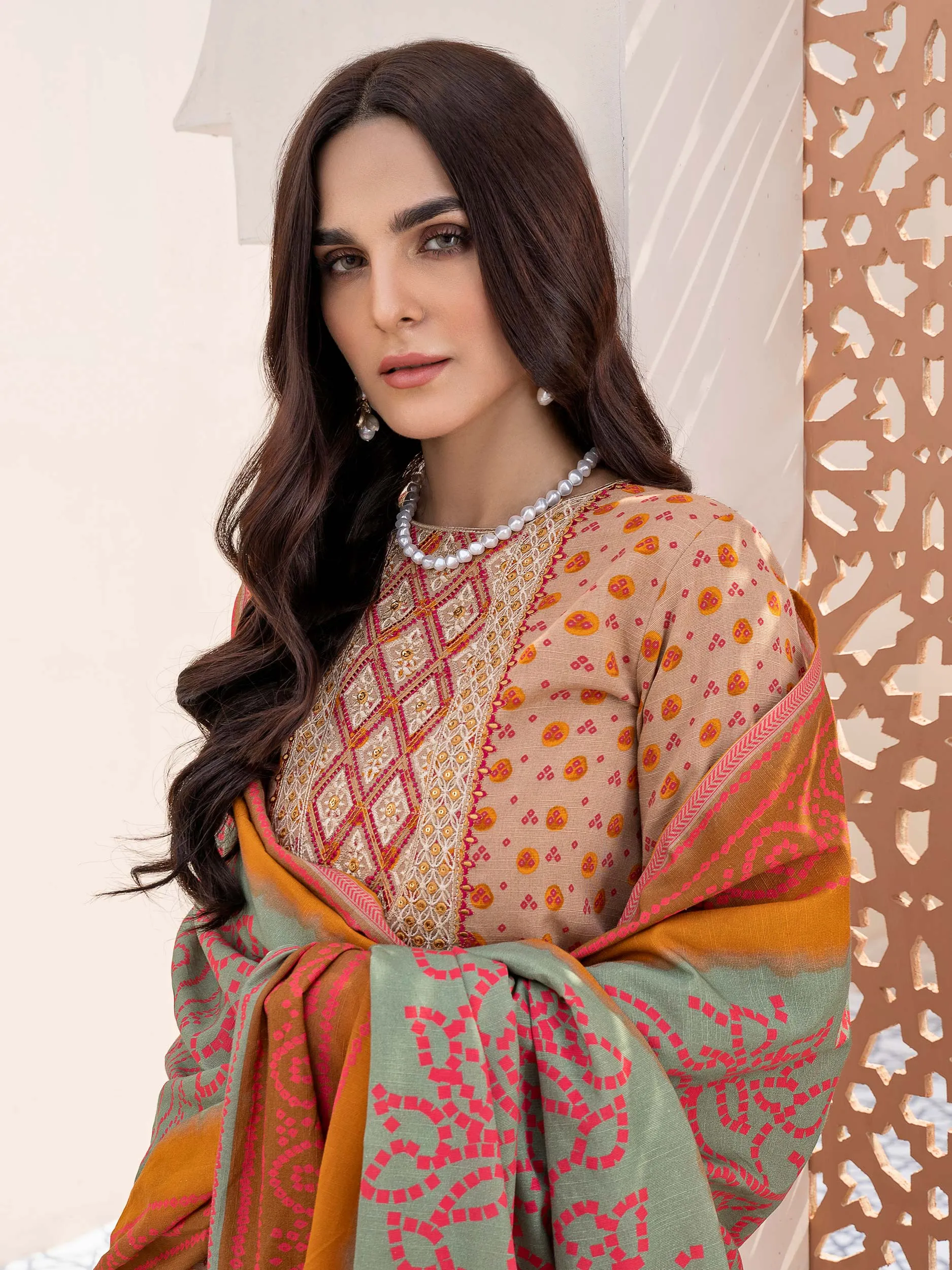 2 Piece Embroidered Khaddar Suit (Unstitched)